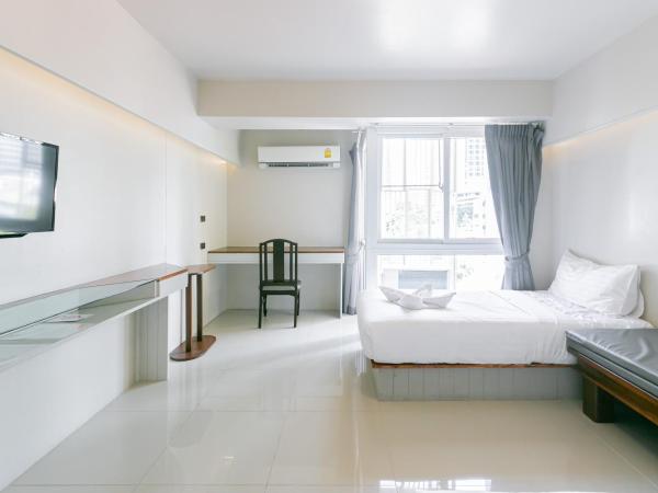 A Room Bangkok Sathorn : photo 8 de la chambre chambre lits jumeaux supérieure