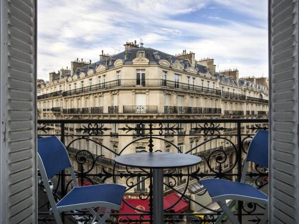 Vestay George V : photo 2 de la chambre suite lit king-size avec balcon