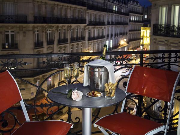 Vestay George V : photo 2 de la chambre suite lit king-size avec balcon