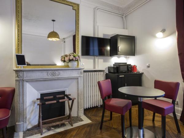 Vestay George V : photo 5 de la chambre suite lit king-size avec balcon