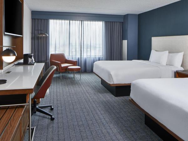 Courtyard by Marriott Detroit Downtown : photo 2 de la chambre chambre avec 2 grands lits queen-size 