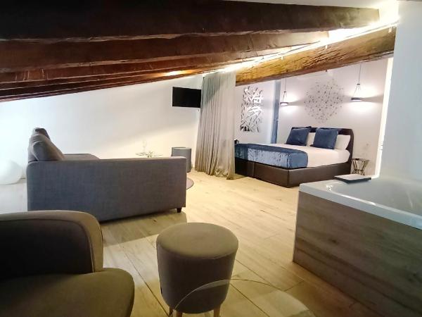 Hotel El Siglo : photo 1 de la chambre suite junior avec baignoire spa et terrasse privée