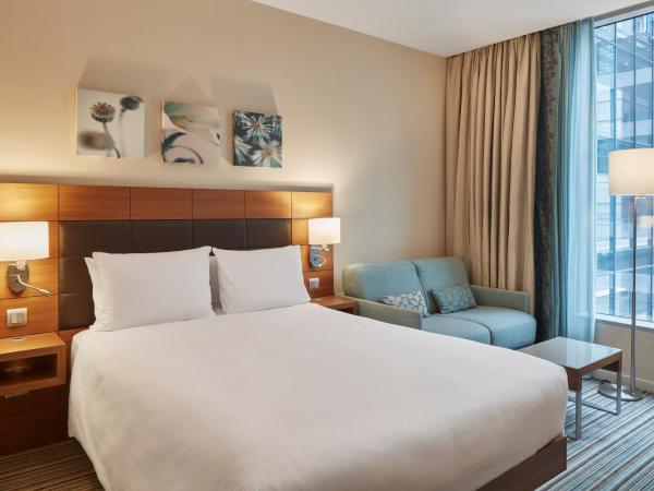 Hilton Garden Inn Frankfurt Airport : photo 1 de la chambre chambre lit queen-size 