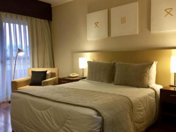 Hotel Paulista Plaza MCR : photo 6 de la chambre suite lit queen-size avec baignoire spa