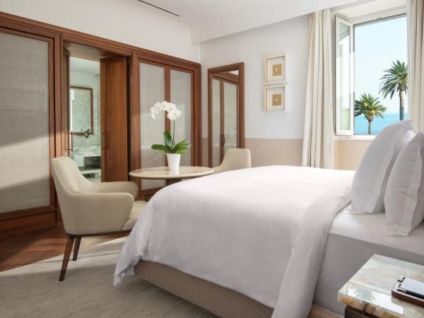 San Domenico Palace, Taormina, A Four Seasons Hotel : photo 5 de la chambre chambre lit king-size deluxe - vue sur mer