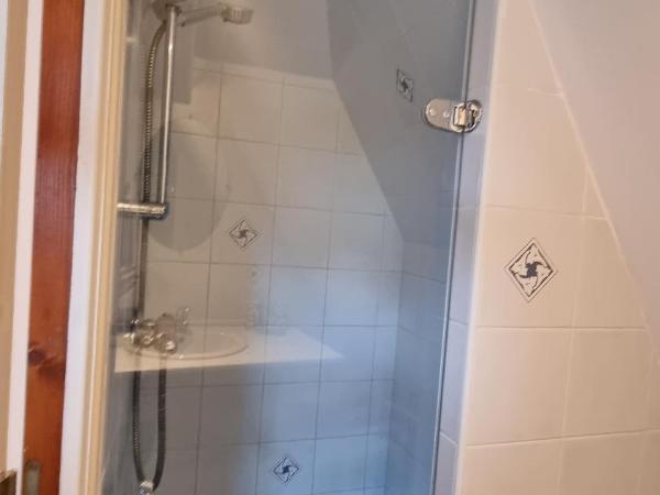 Appartements Couleurs de Mer CANCALE : photo 1 de la chambre appartement - vue sur mer