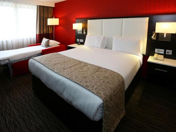 DoubleTree by Hilton Hotel Nottingham - Gateway : photo 1 de la chambre chambre lit queen-size avec canapé-lit