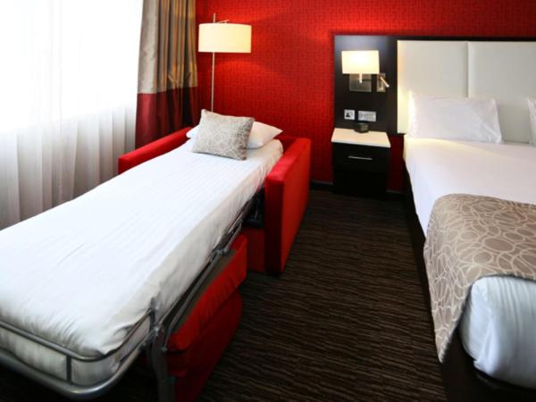 DoubleTree by Hilton Hotel Nottingham - Gateway : photo 2 de la chambre chambre lit queen-size avec canapé-lit
