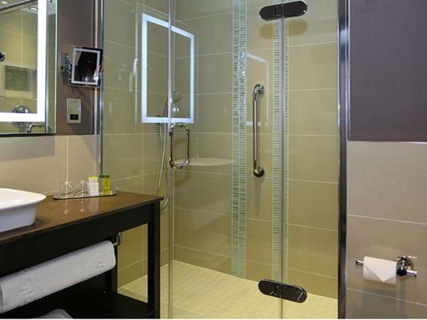 DoubleTree by Hilton Hotel Nottingham - Gateway : photo 8 de la chambre chambre lit king-size