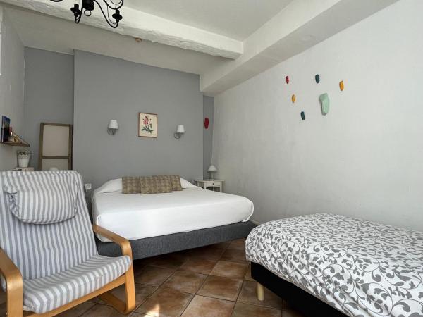 Hotel Le Flore : photo 8 de la chambre chambre triple