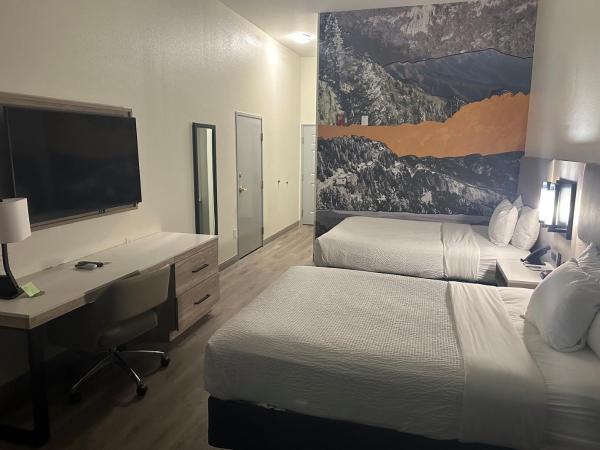 La Quinta by Wyndham Albuquerque Midtown NEWLY RENOVATED : photo 3 de la chambre chambre avec 2 lits queen-size - accessible aux personnes à mobilité réduite - non-fumeurs