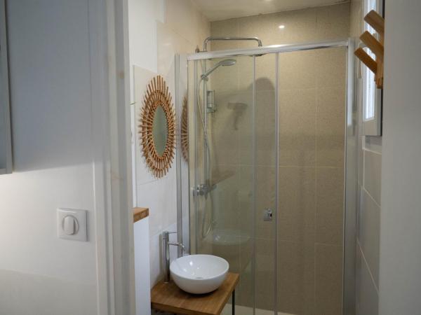 Beatrice et Emmanuel Meublé Eiffel : photo 9 de la chambre studio standard