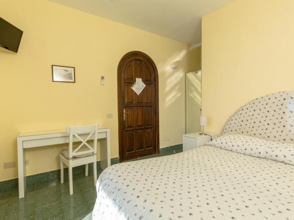 Hotel Ape Regina : photo 2 de la chambre chambre double