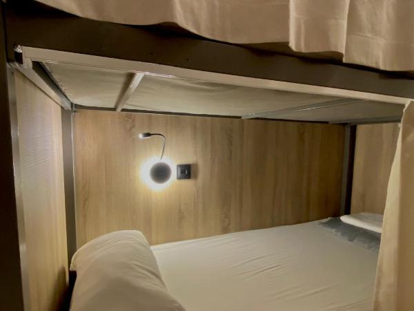 La Banda Rooftop Hostel : photo 2 de la chambre bed in 6-bed female in superior dormitory room with bathroom 