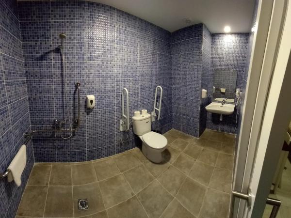 New Hortaleza Coliving : photo 8 de la chambre chambre double avec salle de bains privative