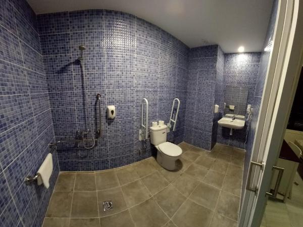 New Hortaleza Coliving : photo 10 de la chambre chambre double avec salle de bains privative