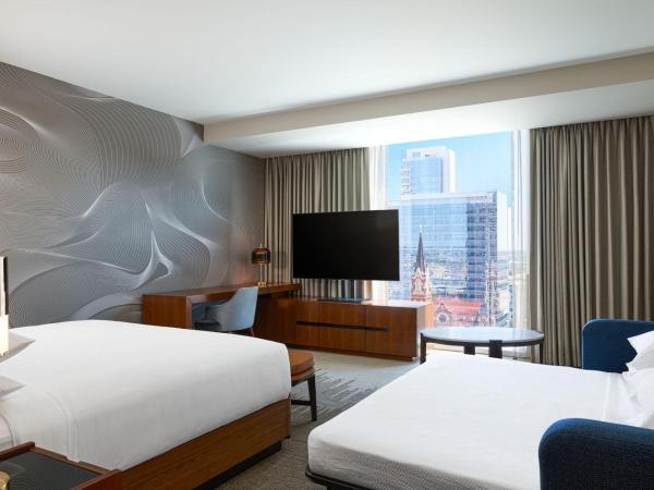 JW Marriott Dallas Arts District : photo 4 de la chambre grande chambre lit king-size