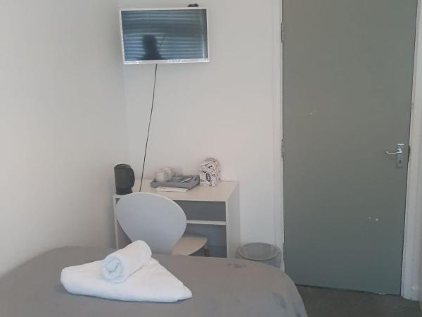 Elsham Gardens Rooms - Shared Facilities : photo 2 de la chambre chambre double avec salle de bains commune