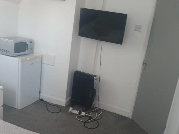 Elsham Gardens Rooms - Shared Facilities : photo 5 de la chambre chambre double avec salle de bains commune