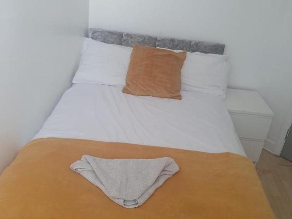 Elsham Gardens Rooms - Shared Facilities : photo 3 de la chambre chambre double standard avec salle de bains commune