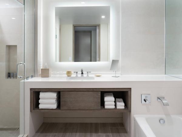 JW Marriott Orlando Bonnet Creek Resort & Spa : photo 2 de la chambre chambre d’angle 1 lit king-size avec canapé-lit - vue sur ville