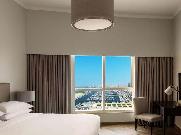 Dubai Marriott Harbour Hotel And Suites : photo 7 de la chambre 3 bedroom palm view, 3 bedroom suite, palm view, balcony