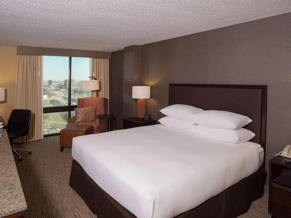 DoubleTree by Hilton San Antonio Airport : photo 1 de la chambre chambre lit king-size - non-fumeurs