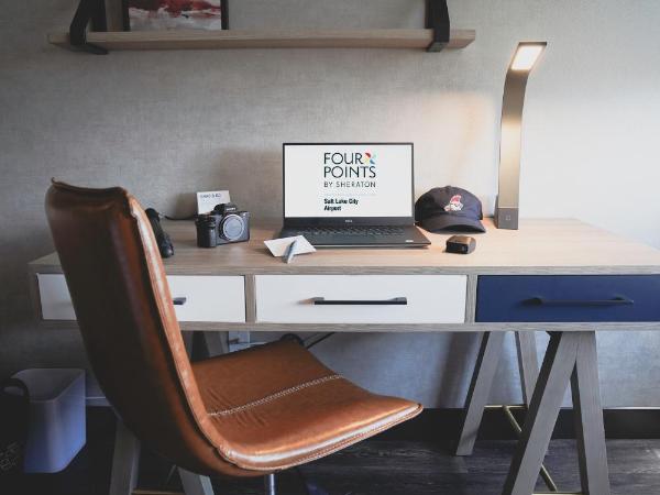 Four Points Marriott Salt Lake City Airport : photo 7 de la chambre chambre lit king-size