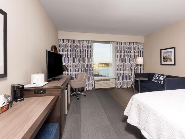 Hampton Inn & Suites Indianapolis-Keystone, IN : photo 2 de la chambre chambre lit king-size avec canapé-lit - non-fumeurs
