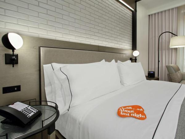 Canopy By Hilton Columbus Downtown Short North : photo 1 de la chambre suite 1 chambre lit king-size