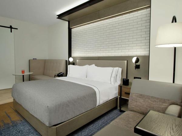 Canopy By Hilton Columbus Downtown Short North : photo 2 de la chambre chambre king de luxe corner