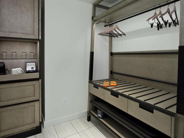 Canopy By Hilton Columbus Downtown Short North : photo 3 de la chambre chambre lit king-size