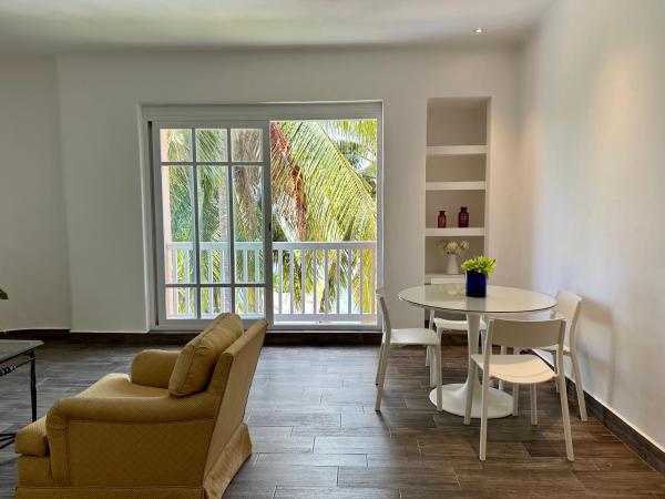 Casa Tortugas Boutique Hotel, An Authentic Hidden Gem in Cancun : photo 4 de la chambre suite principale avec 2 lits doubles - vue sur lagune