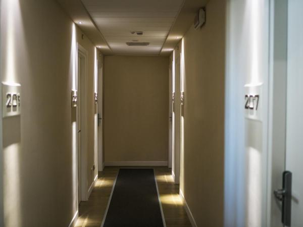 Yes Hotel Touring & SPA : photo 9 de la chambre lateral sea view classic double room with balcony and pool access