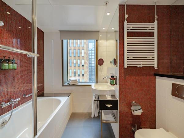 Crowne Plaza Amsterdam - South, an IHG Hotel : photo 2 de la chambre chambre standard d'angle lit king-size