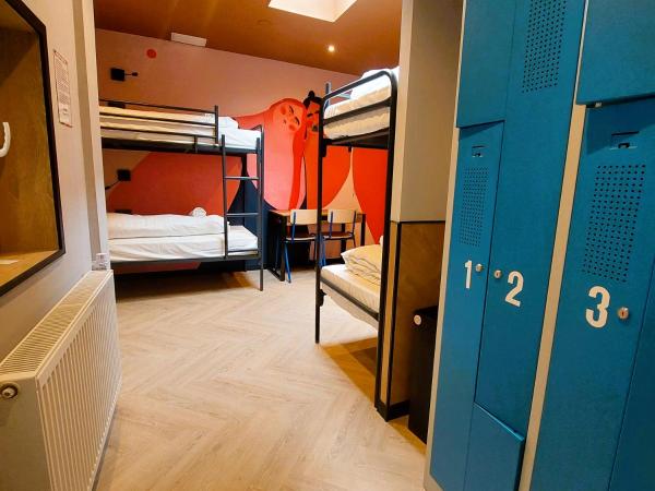 Heart of Amsterdam Hostel : photo 7 de la chambre chambre privée (6 adultes)