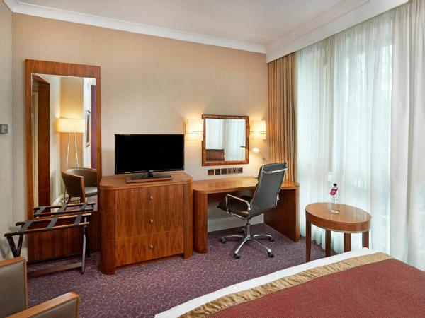 Crowne Plaza London Ealing, an IHG Hotel : photo 3 de la chambre chambre lit queen-size premium