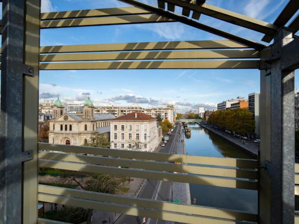 Holiday Inn Express Paris-Canal De La Villette, an IHG Hotel : photo 4 de la chambre chambre double standard - vue sur ville