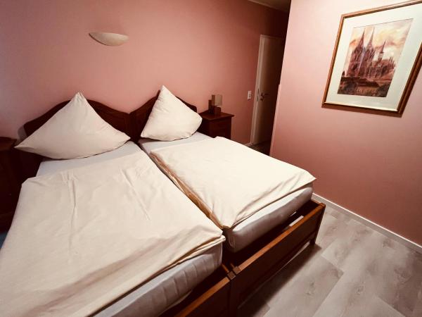 Osteria-Hotel-Centovini : photo 3 de la chambre chambre double avec salle de bains privative