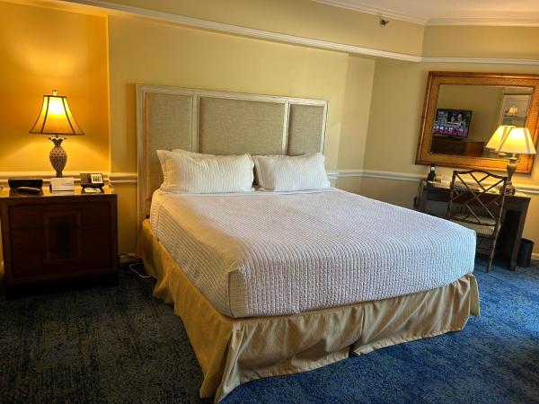 The Lago Mar Beach Resort and Club : photo 1 de la chambre chambre lit king-size avec balcon