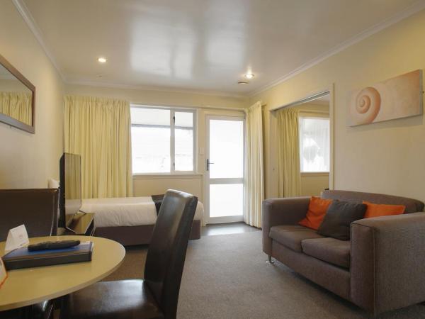 Quality Inn Acapulco Taupo : photo 7 de la chambre chambre avec bain à remous