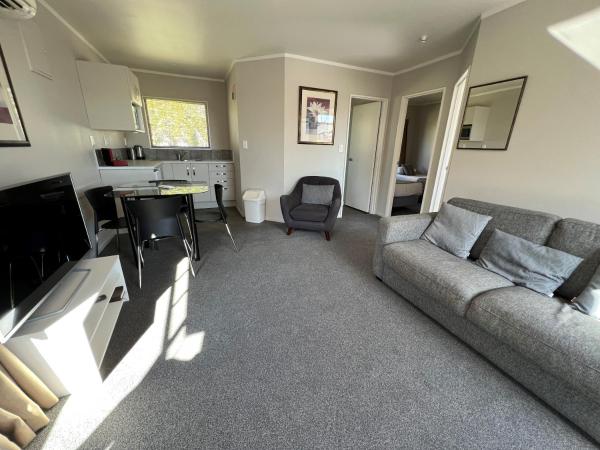 Quality Inn Acapulco Taupo : photo 4 de la chambre hébergement 2 chambres avec spa