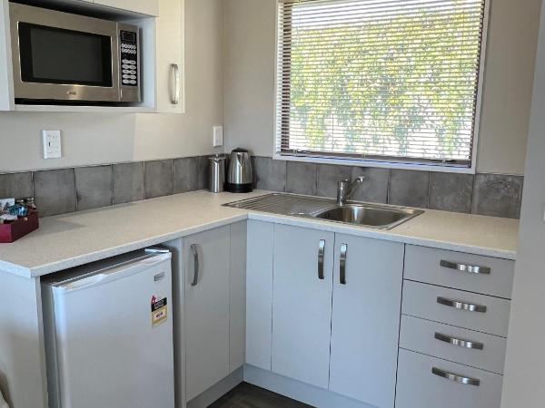 Quality Inn Acapulco Taupo : photo 6 de la chambre hébergement 2 chambres avec spa