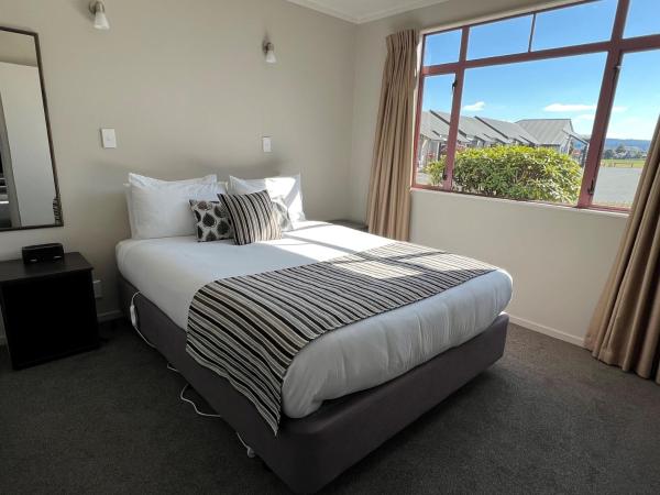 Quality Inn Acapulco Taupo : photo 10 de la chambre hébergement 2 chambres avec spa