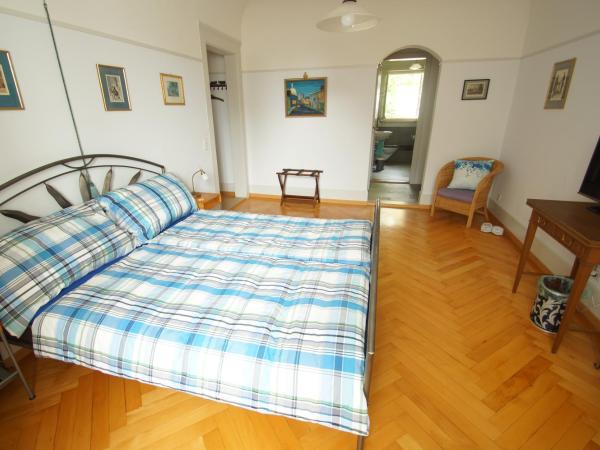 Bed and Breakfast Wildrose : photo 3 de la chambre chambre double avec salle de bains privative