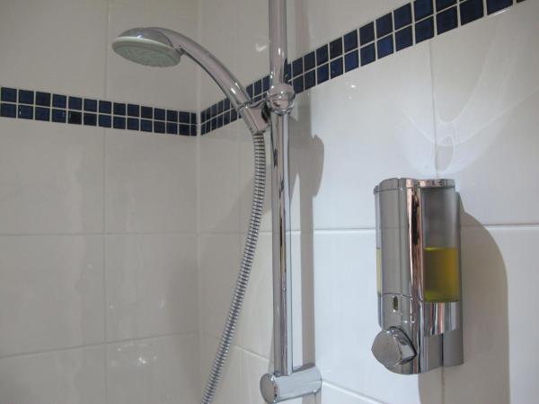 Alhambra Hotel : photo 9 de la chambre chambre triple