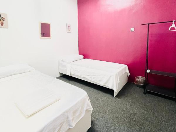 AK Greenrise Meru : photo 4 de la chambre chambre double ou lits jumeaux avec salle de bains commune