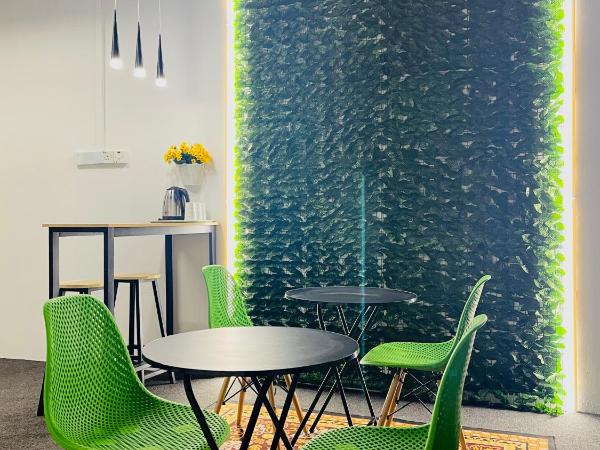 AK Greenrise Meru : photo 7 de la chambre chambre lit queen-size avec salle de bains commune