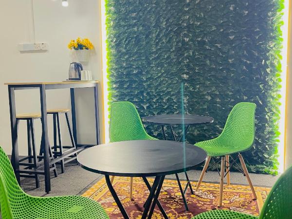 AK Greenrise Meru : photo 8 de la chambre chambre lit queen-size avec salle de bains commune