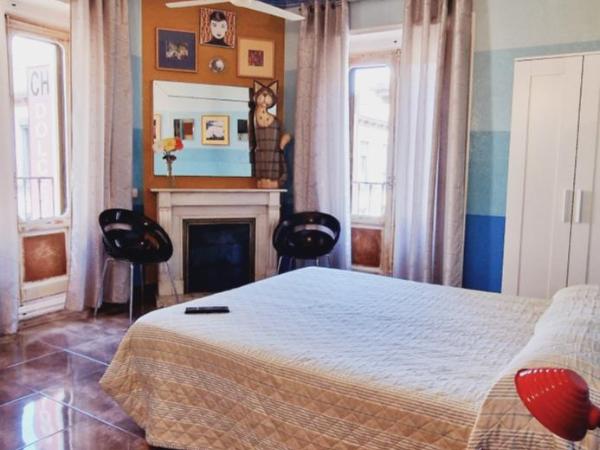 Casa de Huespedes Dolce Vita : photo 6 de la chambre chambre lits jumeaux avec lit d'appoint et salle de bains commune